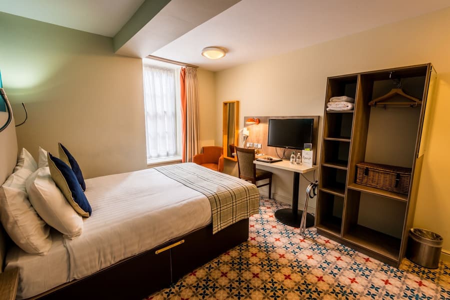 Cairn Hotel