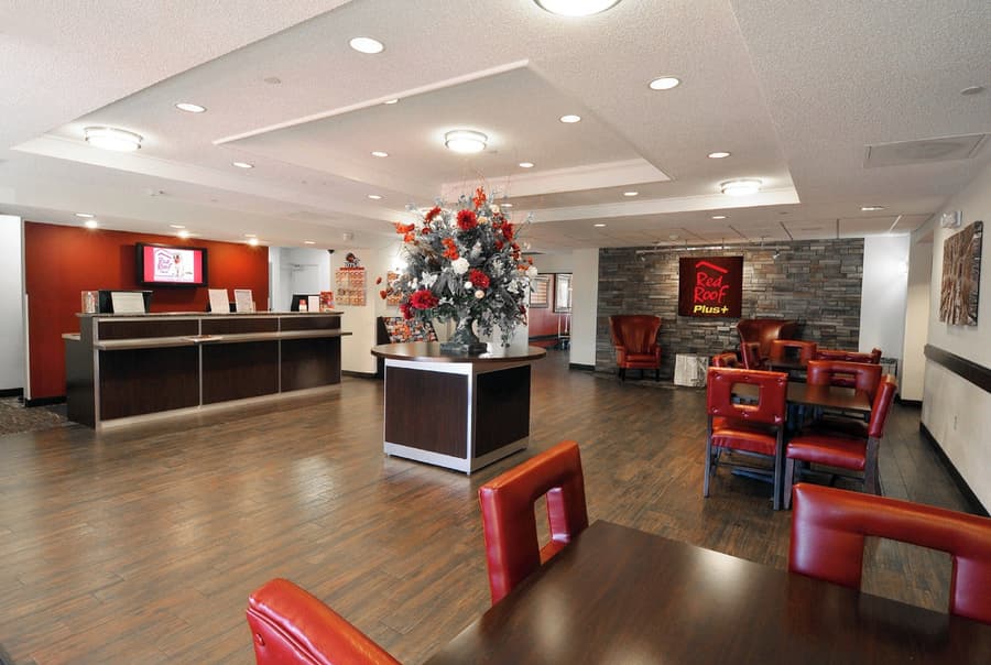 Red Roof Inn PLUS+ San Antonio Downtown - Riverwalk
