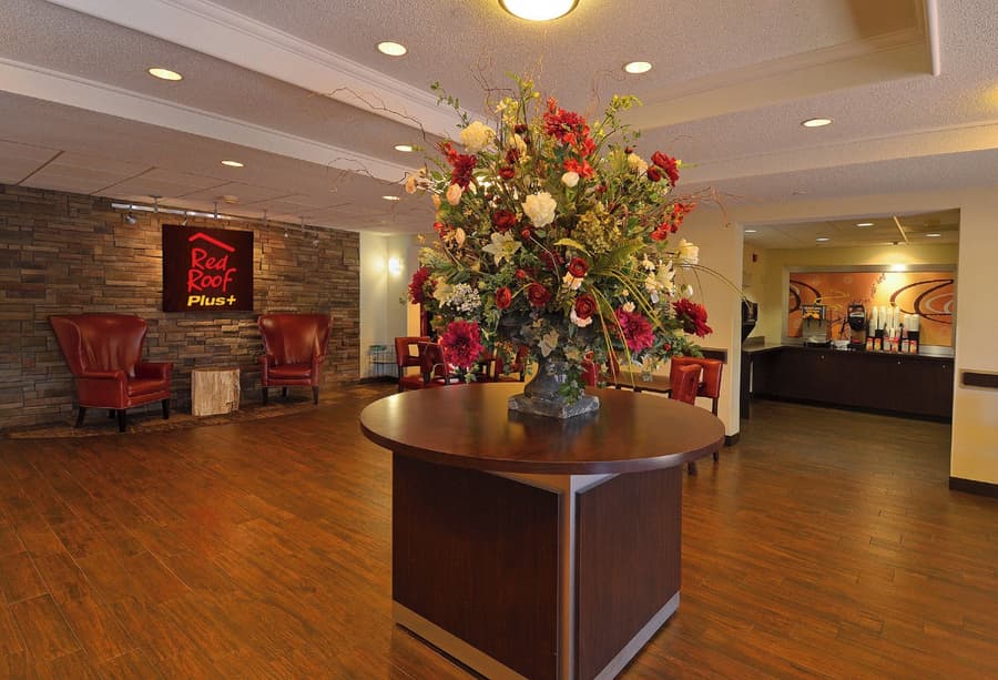 Red Roof Inn PLUS+ San Antonio Downtown - Riverwalk