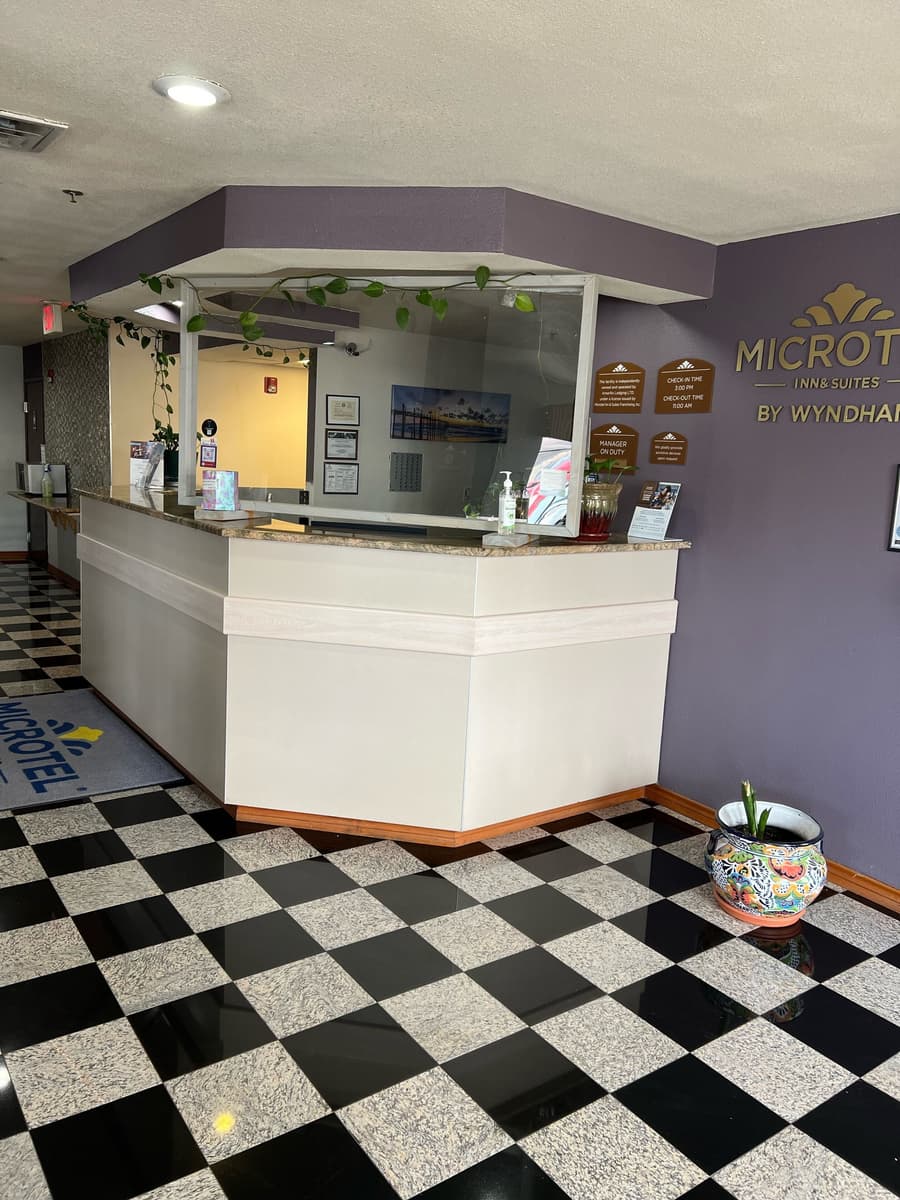 Longhorn Inn and Suites