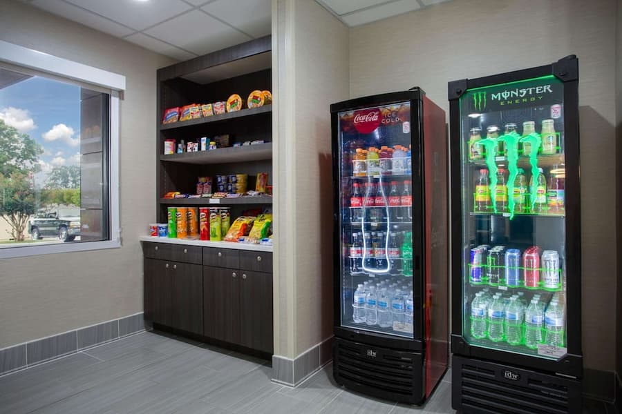 La Quinta Inn & Suites by Wyndham Roanoke Salem
