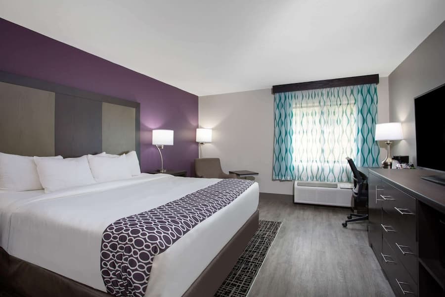 La Quinta Inn & Suites by Wyndham Roanoke Salem