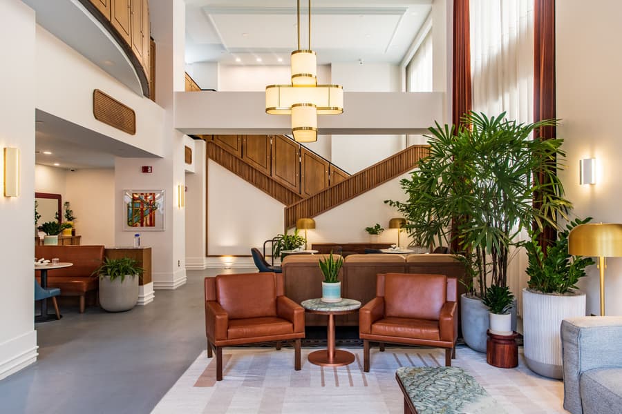 Hu. Hotel