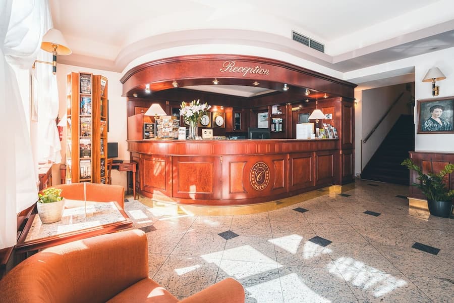 Hotel Carlton