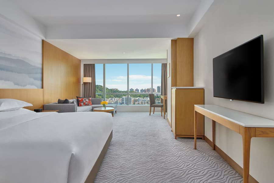 Crowne Plaza Zhuhai City Center by IHG