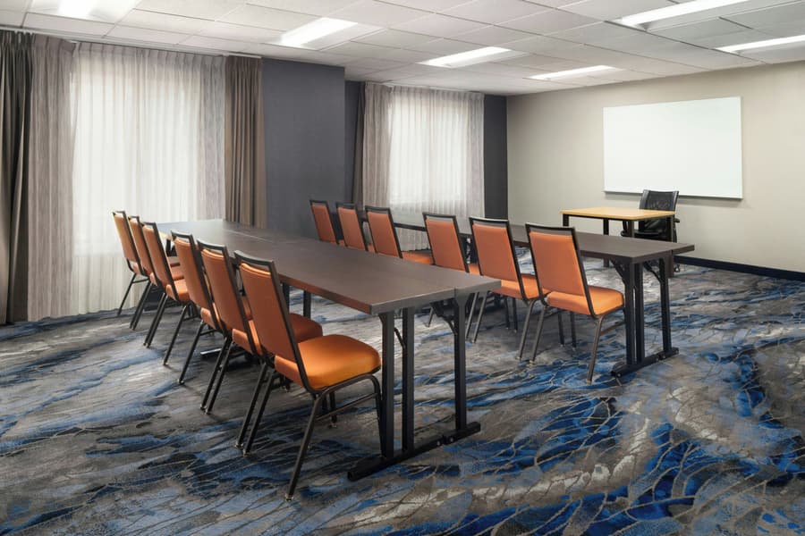 Fairfield Inn & Suites Newark Liberty International Airport