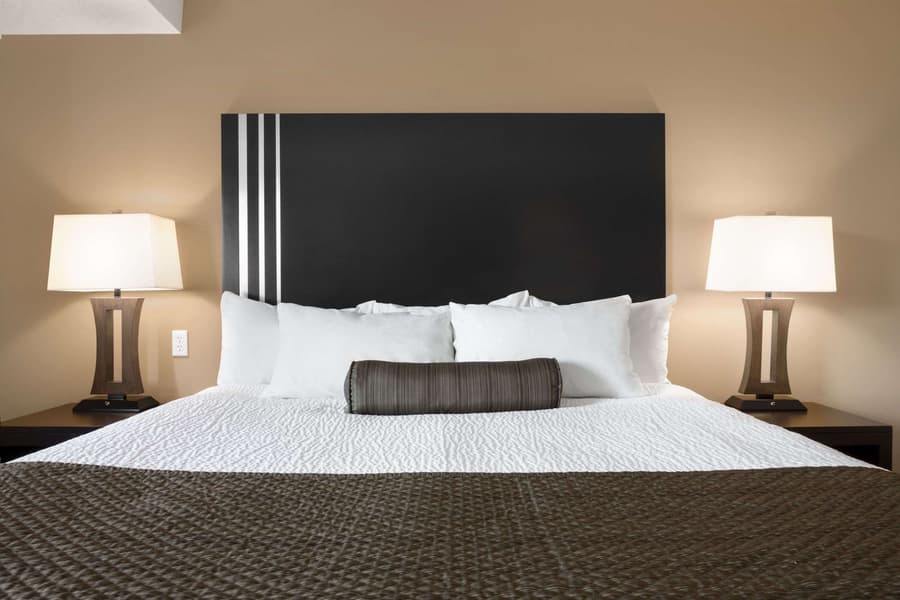 Days Inn by Wyndham Calgary Northwest