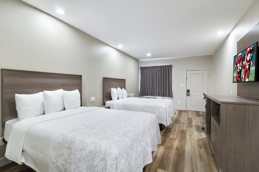 Red Roof Inn PLUS+ Galveston - Beachfront