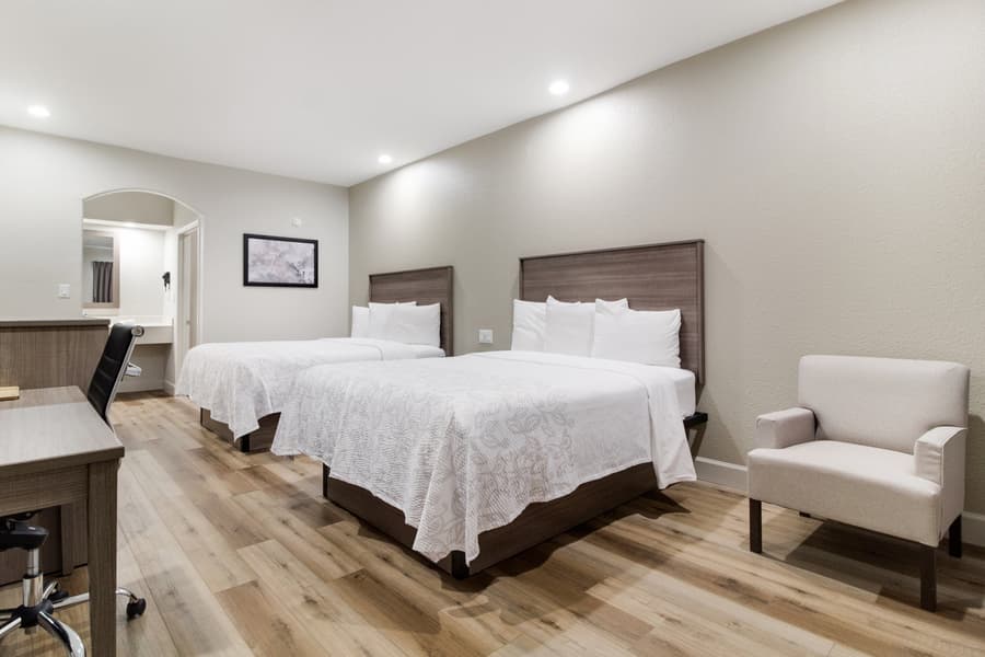 Red Roof Inn PLUS+ Galveston - Beachfront