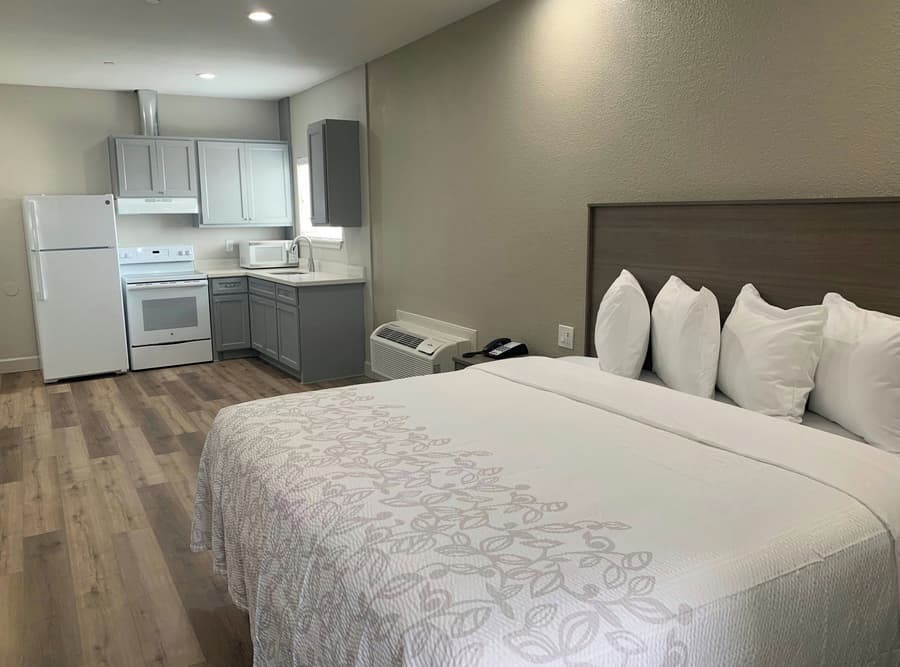 Red Roof Inn PLUS+ Galveston - Beachfront