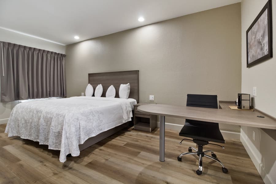 Red Roof Inn PLUS+ Galveston - Beachfront