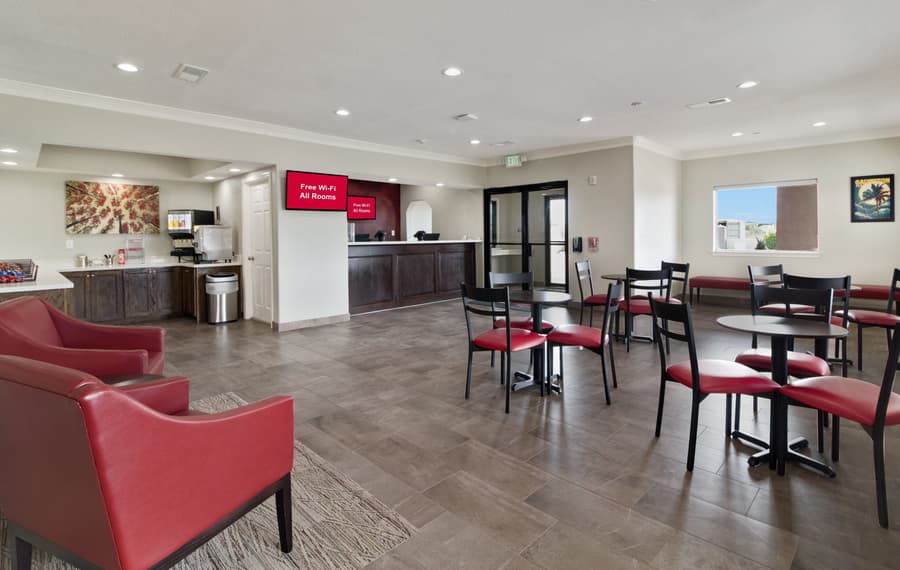 Red Roof Inn PLUS+ Galveston - Beachfront