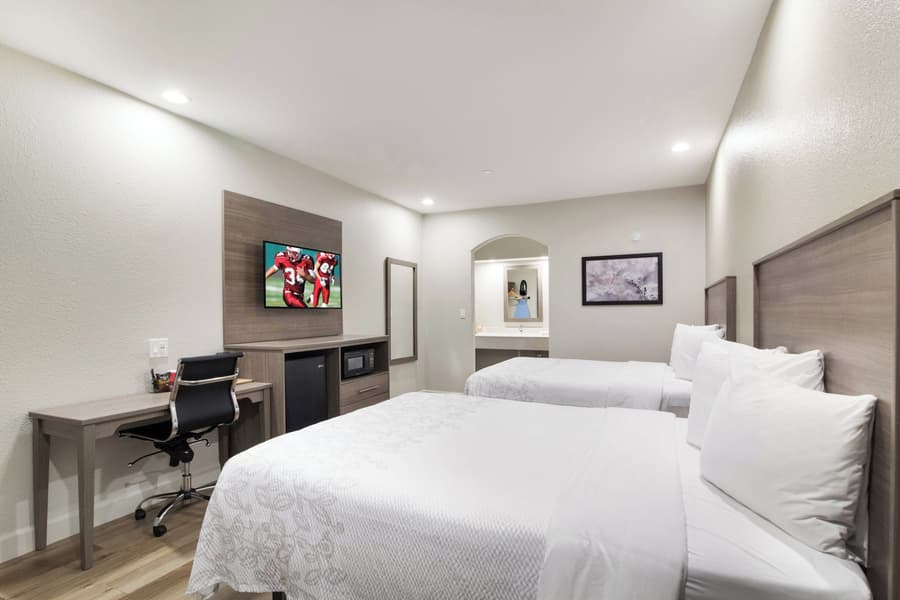 Red Roof Inn PLUS+ Galveston - Beachfront