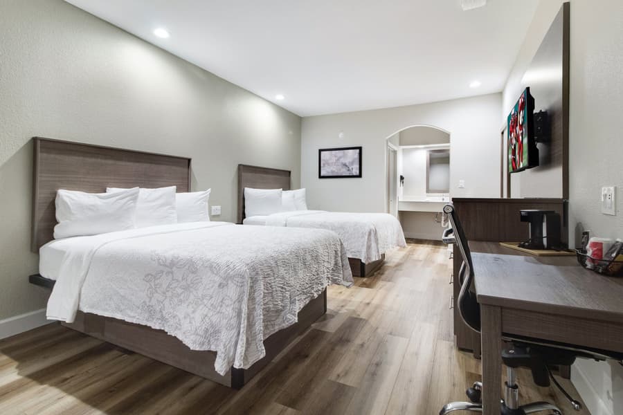 Red Roof Inn PLUS+ Galveston - Beachfront