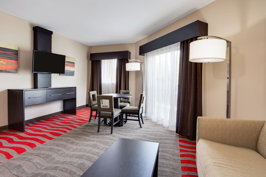 Holiday Inn Express Hotel Naples Downtown - 5th Avenue