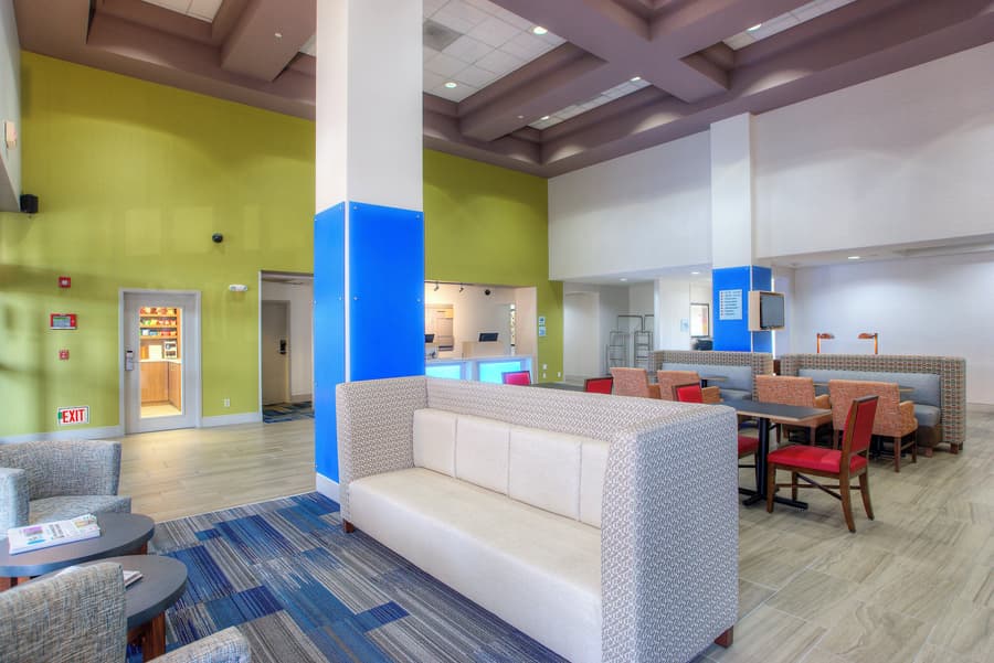 Holiday Inn Express & Suites Tempe by IHG