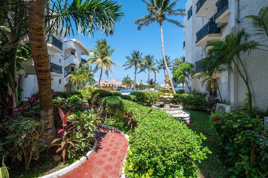 Hotel Imperial Laguna Faranda