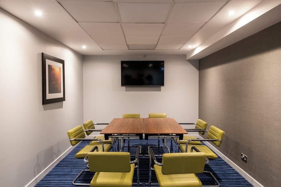 Holiday Inn Express Edinburgh Airport by IHG