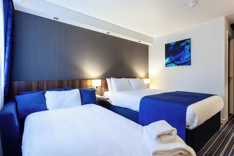 Holiday Inn Express Edinburgh Airport by IHG