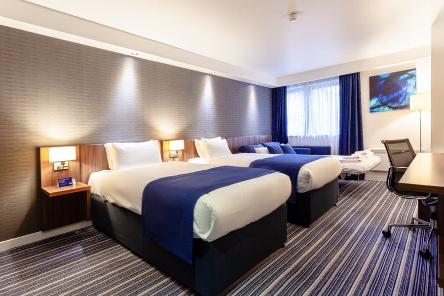 Holiday Inn Express Edinburgh Airport by IHG