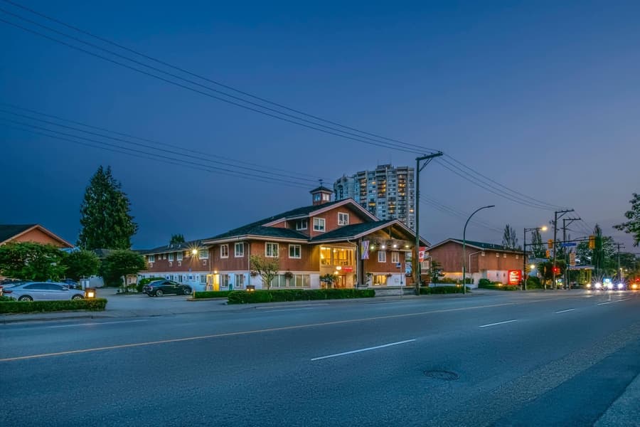 Econo Lodge Inn & Suites