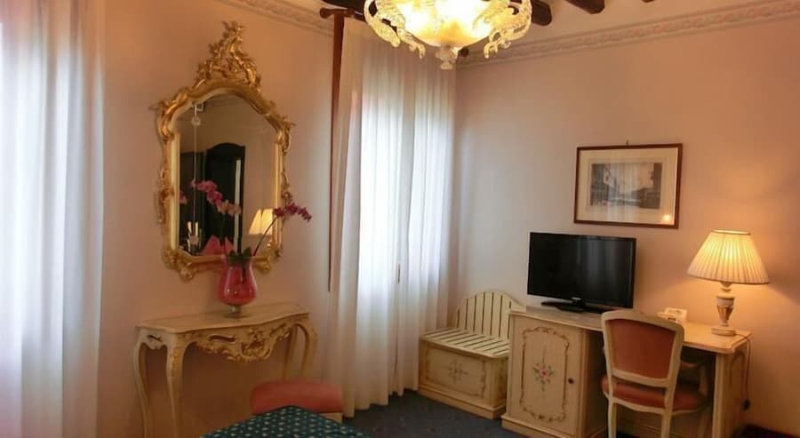 Hotel Diana