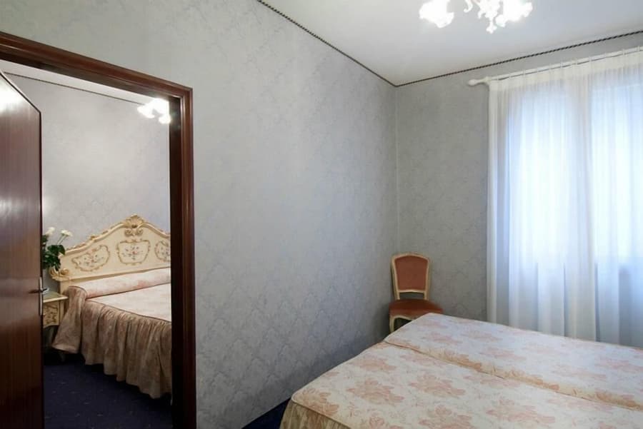 Hotel Diana