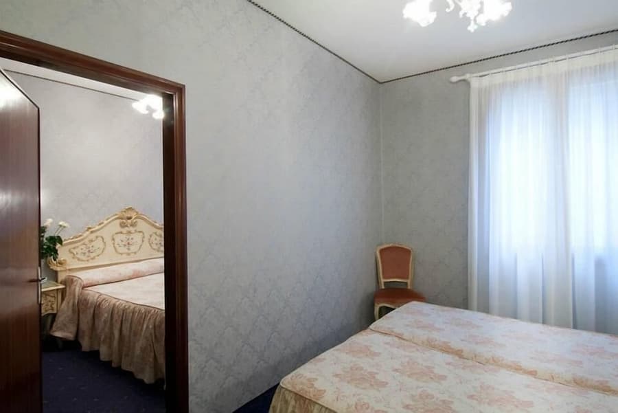 Hotel Diana