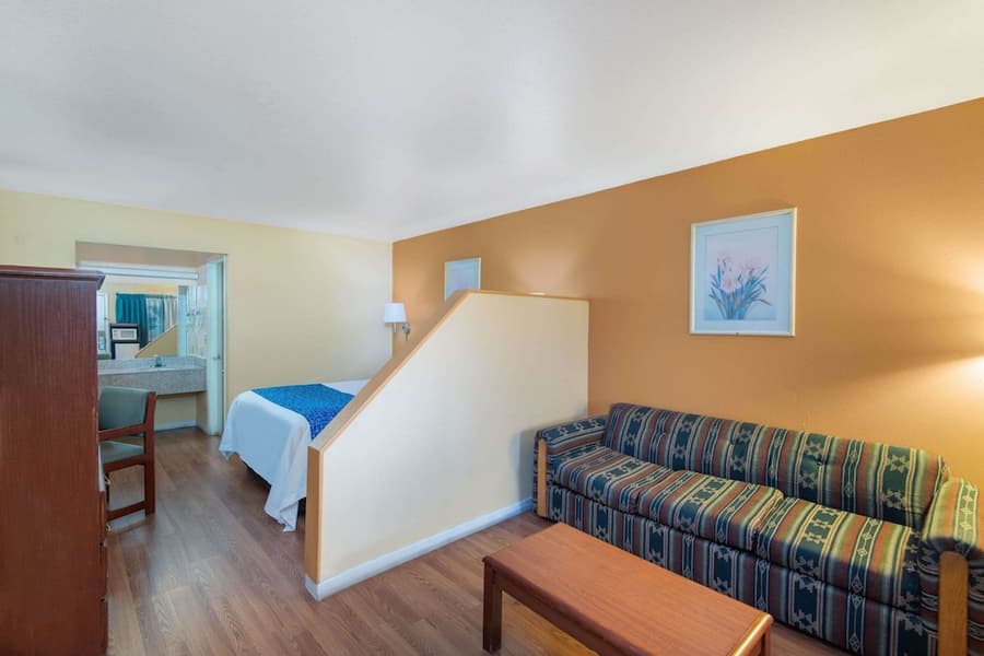 Travelodge by Wyndham Kingman