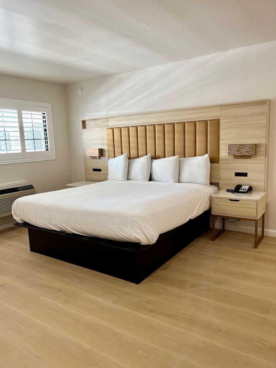 Nob Hill Motor Inn