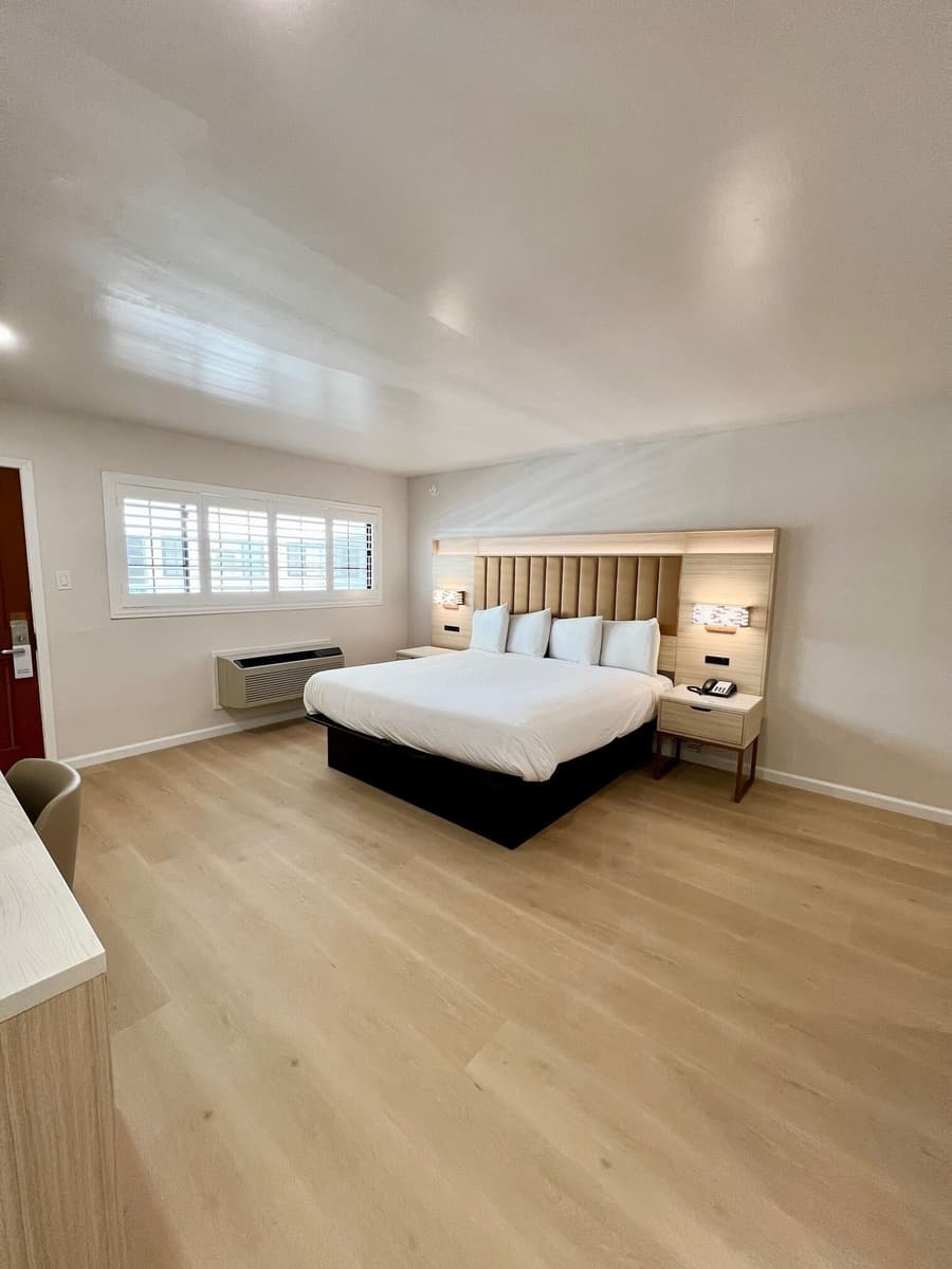 Nob Hill Motor Inn