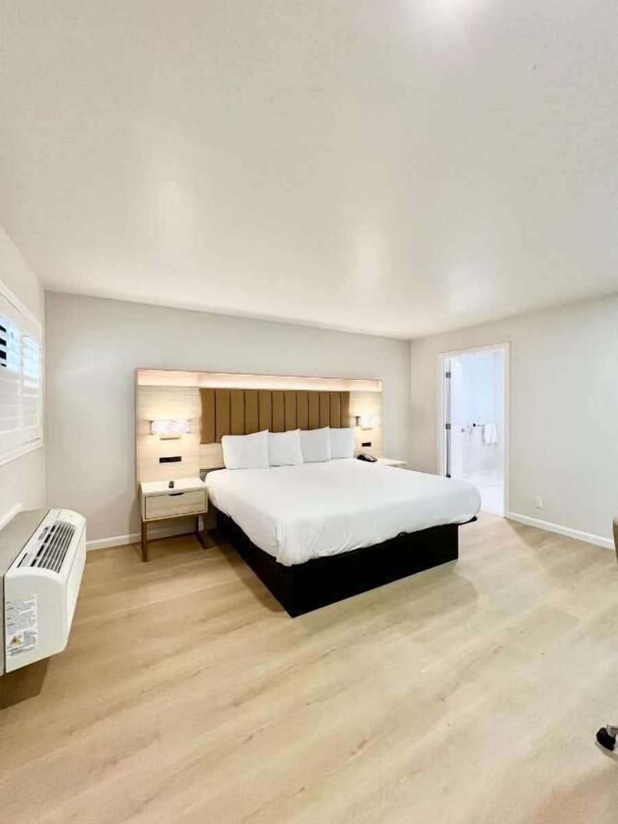 Nob Hill Motor Inn