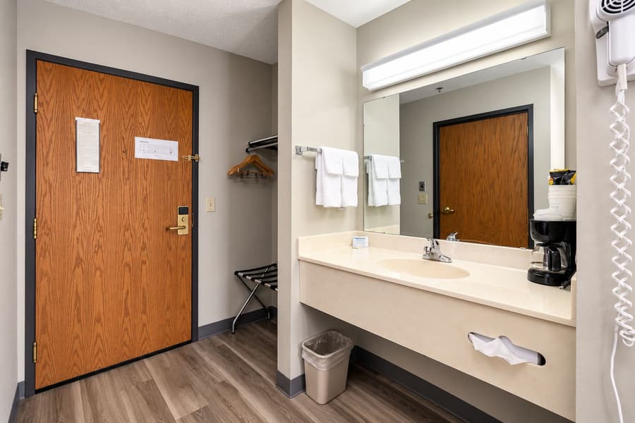Days Inn by Wyndham Battlefield Rd/Hwy 65