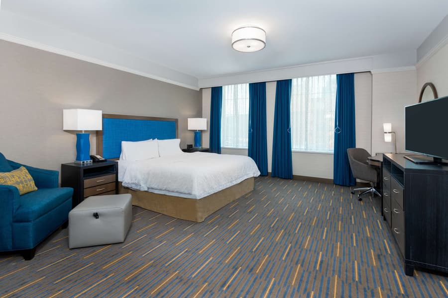 Hampton Inn & Suites Buffalo Downtown