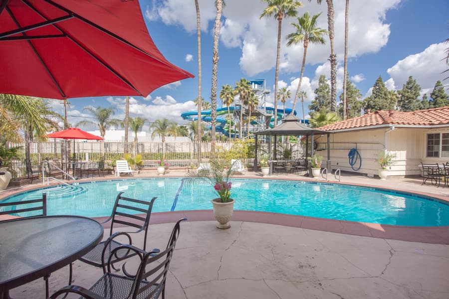 Best Inn & Suites