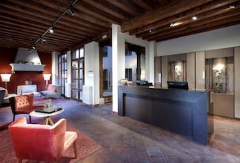 Dorma Casa de los Linajes