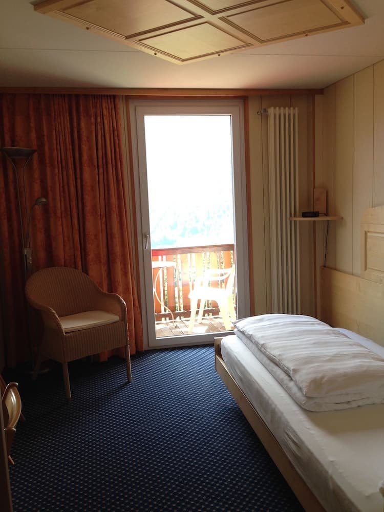 Hotel Bellevue - Traditional Swiss Hideaway