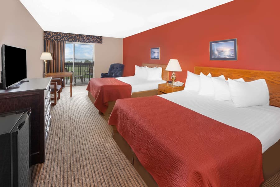 Super 8 by Wyndham St. Ignace