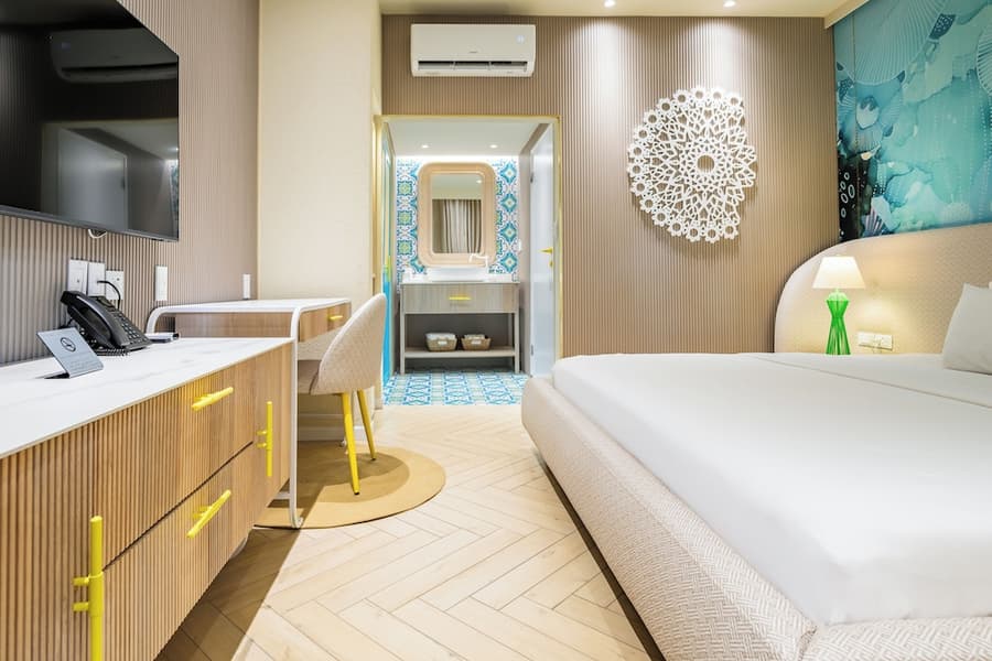 Trupial Hotel & Casino