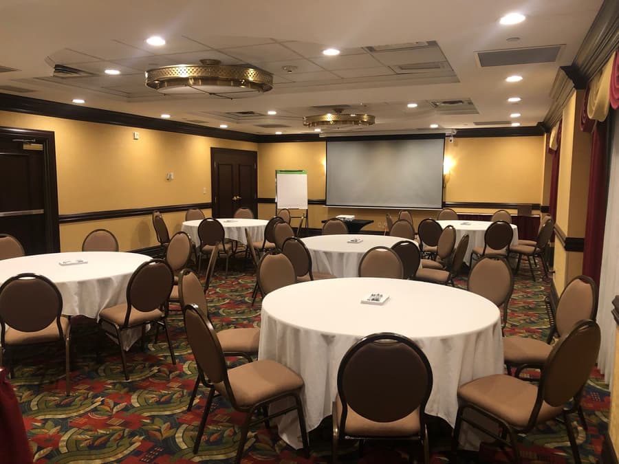 Hampton Inn & Suites by Hilton Toronto Airport