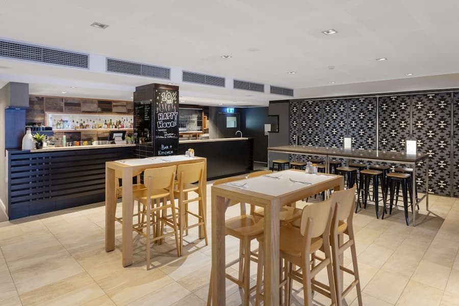 Oaks Perth Hotel