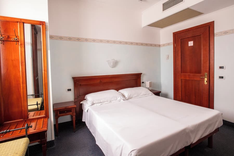 Russo Palace Hotel