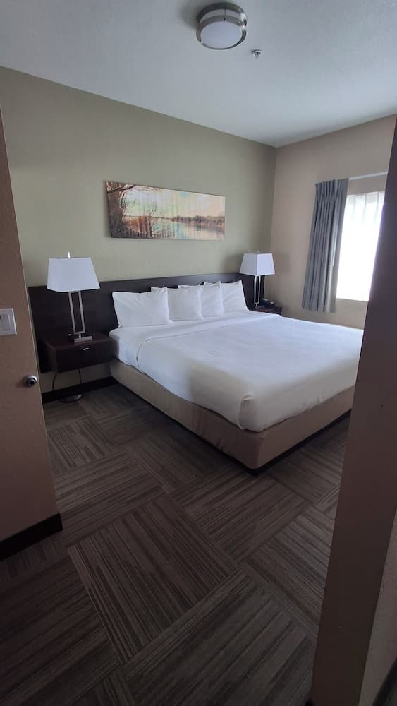 Island Suites