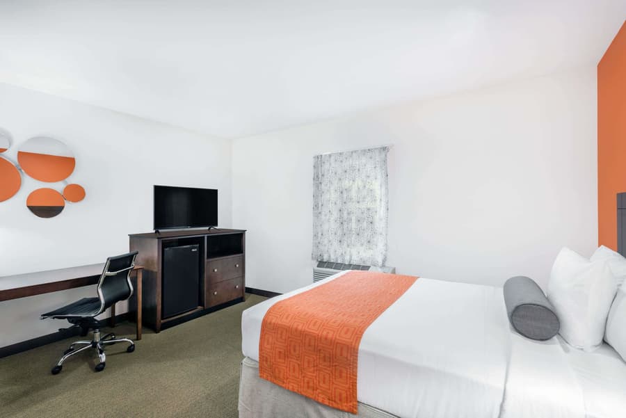 Howard Johnson by Wyndham Quincy/Boston