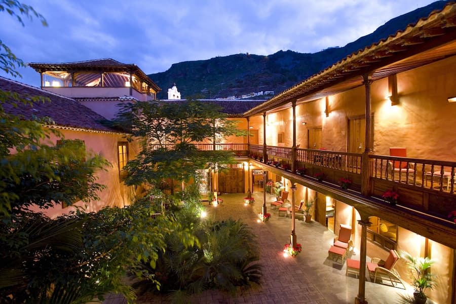 Hotel LIVVO La Quinta Roja