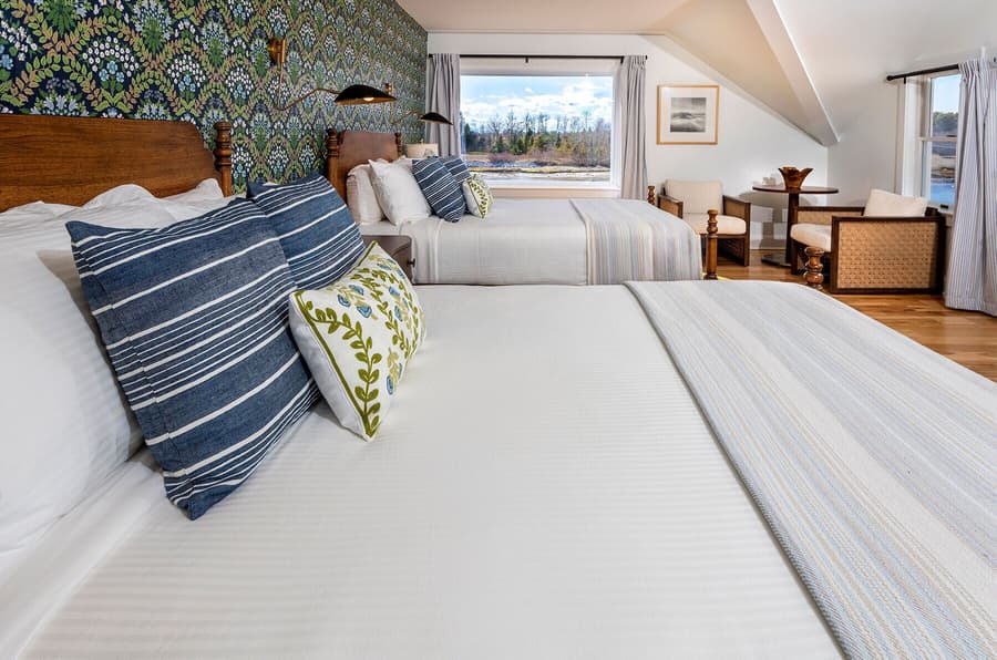 Breakwater Inn