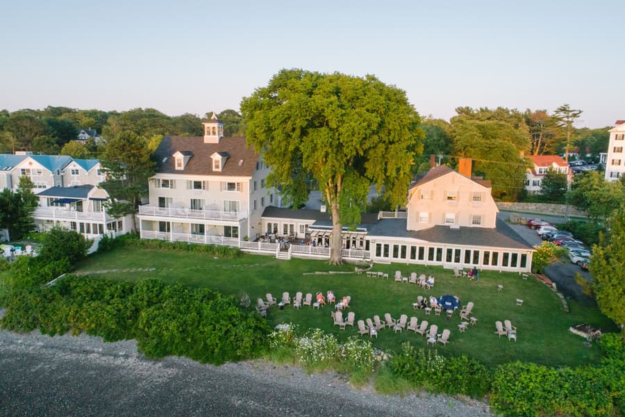 Breakwater Inn