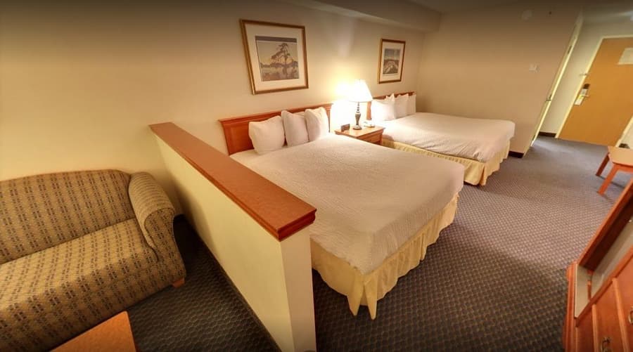Days Inn & Suites by Wyndham Niagara Falls Centre St. By the Falls