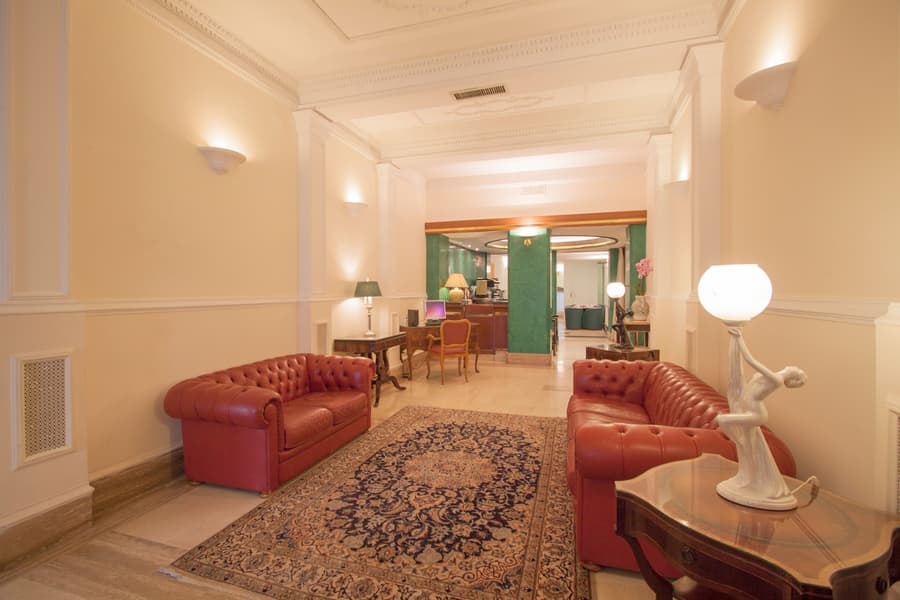 Laurentia Hotel