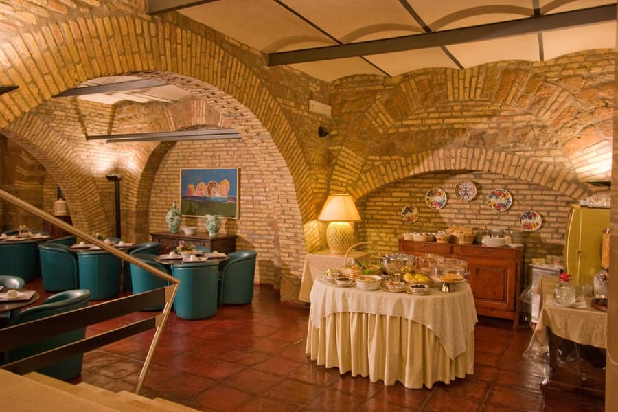 Laurentia Hotel